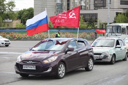 Ставрополь.  Участники во время автопробега в рамках общекраевой акции `Колонна имени Героя Советского Союза Ивана Алексеевича Щипакина `На Берлин!`,  посвященной 72-й годовщине Победы в Великой Отечественной войне.