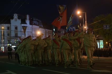 Калининград.  Участники военно-патриотического общественного движения `Юнармия` на репетиции военного парада, посвященного 72-й годовщине Победы в Великой Отечественной войне.