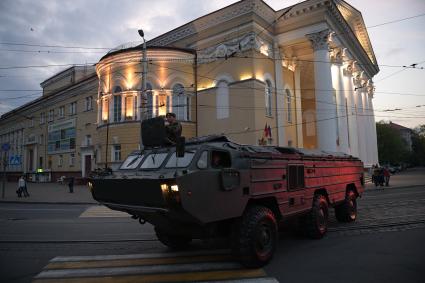 Калининград.  Тактический ракетный комплекс `Точка-У` на  репетиции  военного  парада, посвященного 72-й годовщине Победы в Великой Отечественной войне.