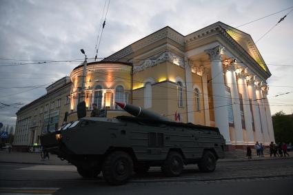 Калининград.  Тактический ракетный комплекс `Точка-У` на  репетиции  военного  парада, посвященного 72-й годовщине Победы в Великой Отечественной войне.