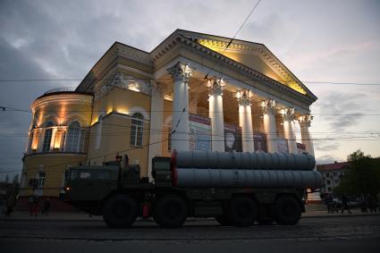 Калининград.   Зенитный ракетный  комплекс `Триумф`С-400  на репетиции  парада, посвященного 72-й годовщине Победы в Великой Отечественной войне.