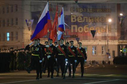 Калининград.  Знаменосцы на репетиции военного  парада, посвященного 72-й годовщине Победы в Великой Отечественной войне.