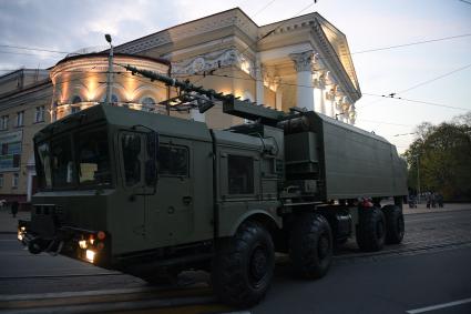 Калининград. Военная техника на  репетиции  военного  парада, посвященного 72-й годовщине Победы в Великой Отечественной войне.