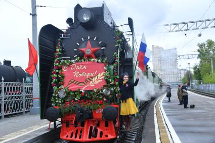 Москва.  Ретро-паровоз `Поезд Победы` на Рижском вокзале.