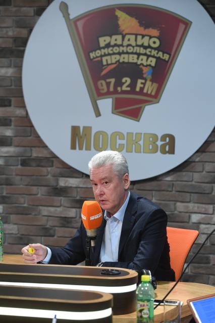 Москва. Мэр Москвы Сергей Собянин в прямом эфире радио `Комсомольская правда`.