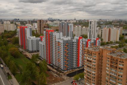 Москва.  Дома на улице Бескудниковский бульвар, в которые будут переселять жителей из хрущевок по программе реновации.