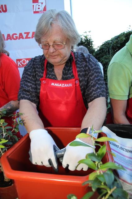 Диск215. Ресторан Tutto Bene. Премия ЛУЧШАЯ ЛЕТНЯЯ ВЕРАНДА РЕСТОРАНА 2011. На снимке: композитор Юрий Антонов