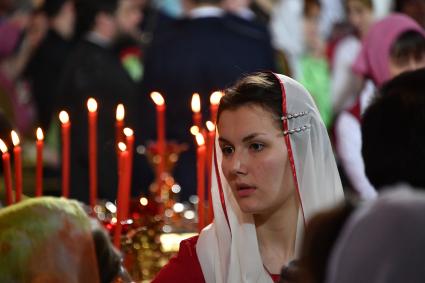 Москва. Верующие в очереди в Храме Христа Спасителя, где находится ковчег с мощами святителя Николая Чудотворца.