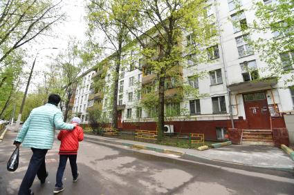 Москва. Жилой пятиэтажный дом  в районе  Бескудниково.