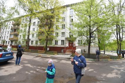 Москва. Жилой пятиэтажный дом  в районе  Бескудниково.