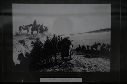 Москва.  Фотографии  Ольги Ландер, представленные на выставке ` Ольга Ландер. Дополненная реальность войны`  в Музее военной формы одежды.