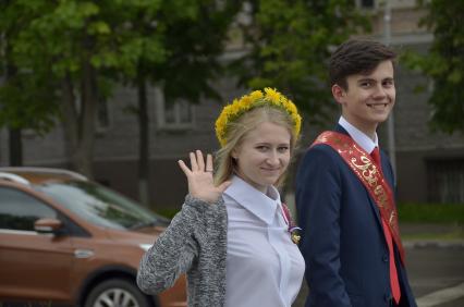 Тула. Школьники отмечают последний звонок.