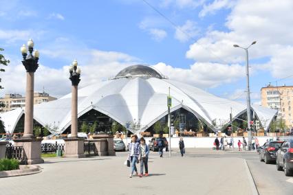 Москва.  Даниловский рынок на улице Мытная.