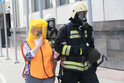 Барнаул. Пожарно-тактические учения в здании повышенной этажности.