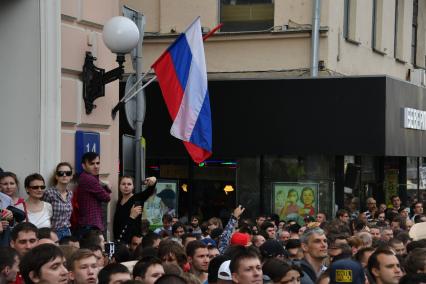 Москва. Митингующие  во время несанкционированной акции на Тверской улице.