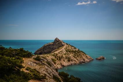 Крым, Новый Свет.  Вид на море  и гору Коба-Кая с Голицынской тропы