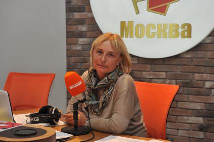 Москва. Генеральный директор `Питомника Савватеевых` Ирина Савватеева на радиостанции `Комсомольская правда`.