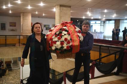 Москва. Во время гражданской панихиды по актеру Алексею Баталову в Доме кино.