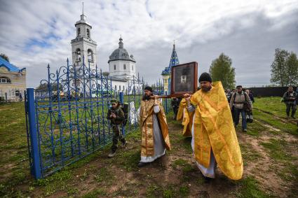 Кировская область.   Прибытие участников Великорецкого крестного хода  в село Горохово.