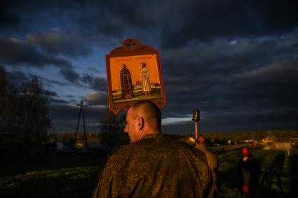 Кировская область.  Встреча участников  Великорецкого крестного хода  в селе Монастырское.