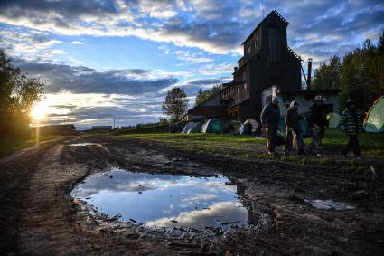 Кировская область. Прибытие участников Великорецкого крестного хода  в село Великорецкое .