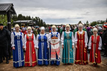 Кировская область. Встреча  участников Великорецкого крестного хода  в селе Великорецкое.