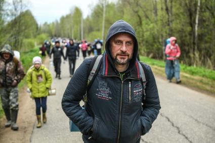 Кировская область.  Корреспондент `Комсомольской правды`  Владимир Ворсобин во время Великорецкого крестного хода.