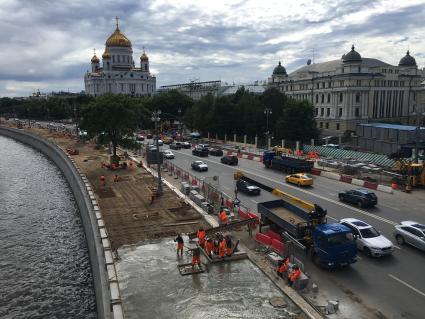 Москва. Реконструкция Пречистенской набережной.