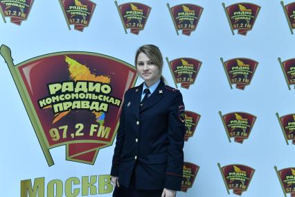 Москва. Лейтенант полиции Дарья Терехина, которая доставила в полицию несовершеннолетнего Илью Скавронски (Оскара) , читавшего стихи на Арбате на радио ` Комсомольская правда`.