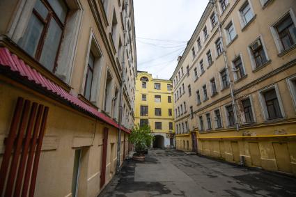 Москва.  Дома,  подлежащие сносу на улице Остоженка.