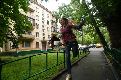 Москва. Постановочная фотосессия на тему переезда  жителей из хрущевок в новые дома.