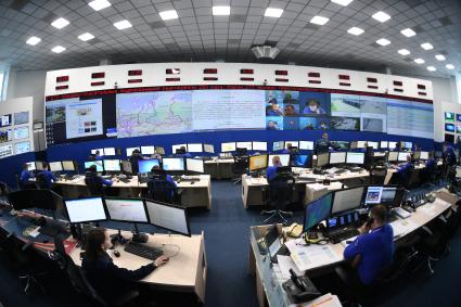 Москва. Работа ситуационного центра МЧС России.