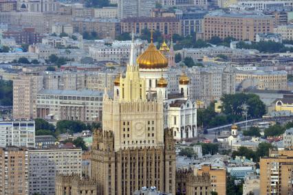 Москва. Вид на  город с башен  делового центра  `Москва-Сити `.