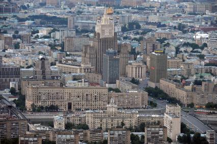 Москва. Вид на  город с башен  делового центра  `Москва-Сити `.