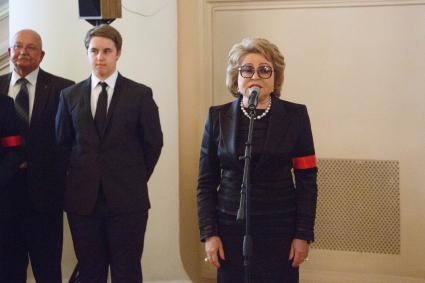 Санкт-Петербург. Председатель Совета Федерации РФ Валентина Матвиенко на церемонии прощания с писателем Даниилом Граниным в Таврическом дворце.