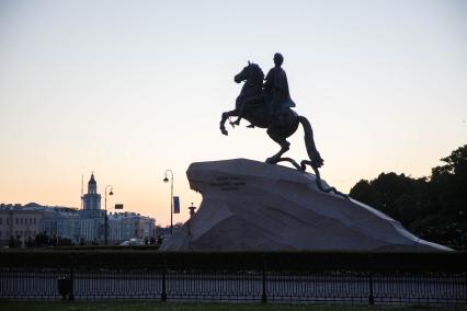 Санкт-Петербург. Памятник Петру I на Сенатской площади.