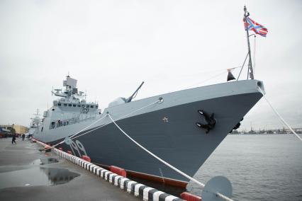 Санкт-Петербург. Боевые корабли на Международном военно-морском салоне.