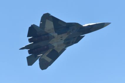 Московская область, Жуковский. Российские многофункциональные истребители ПАК ФА Т-50 на XIII Международном авиационно-космическом салоне МАКС-2017.