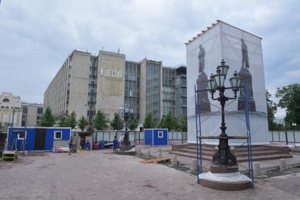 Москва. Реставрация памятника А.С.Пушкина на Пушкинской площади.