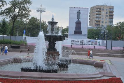 Москва. Реставрация памятника А.С.Пушкина на Пушкинской площади.