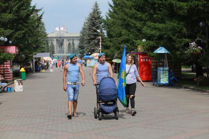 Красноярск.  Десантники во время празднования Дня Воздушно-десантных войск России.