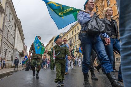 Санкт-Петербург. Десантники во время празднования Дня Воздушно-десантных войск .