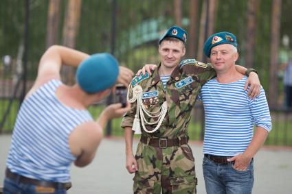 Челябинск. Десантники во время празднования Дня Воздушно-десантных войск России.