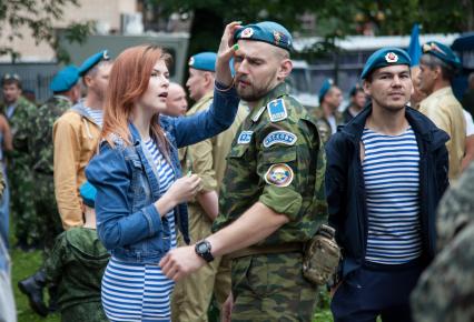 Пермь. Десантники во время празднования Дня Воздушно-десантных войск России.