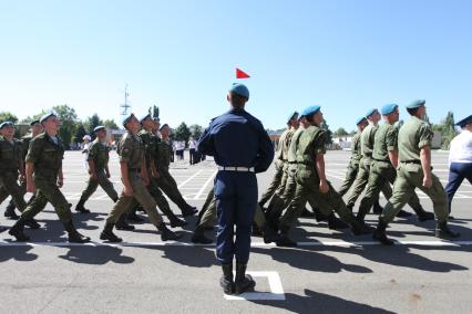 Ставрополь.  Празднование Дня Воздушно-десантных войск России.