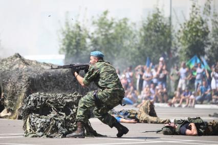 Ставрополь.  Празднование Дня Воздушно-десантных войск России.