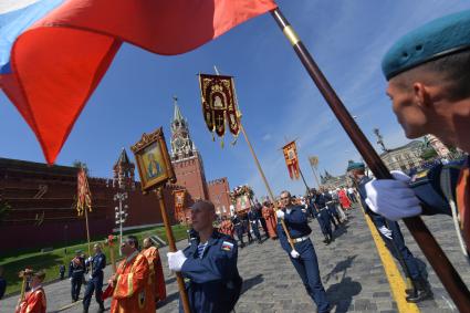 Москва.  Крестный ход  в честь празднования Дня Воздушно-десантных войск .