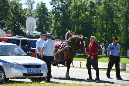 Московская область, Бородино. Перед началом турнира `Живые шахматы` на территории  Бородинского военно-исторического музея-заповедника.