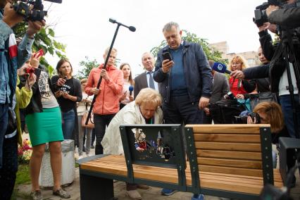 Санкт-Петербург. Губернатор Ленинградской области  Александр Дрозденко  (в центре).