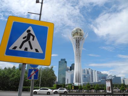 Казахстан, Астана. Монумент Байтерек.